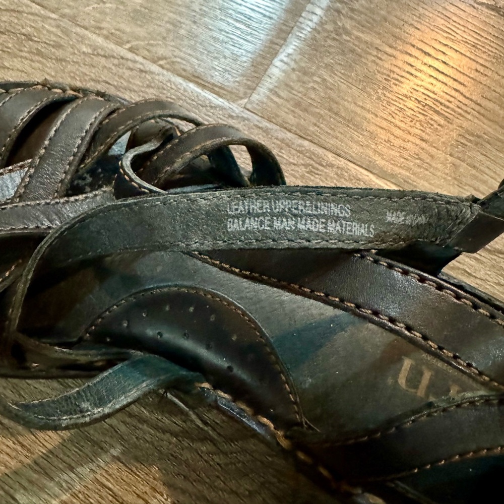 Born Women’s Black Leather Strappy Sandals Size 10 / 42 - Picture 9 of 15